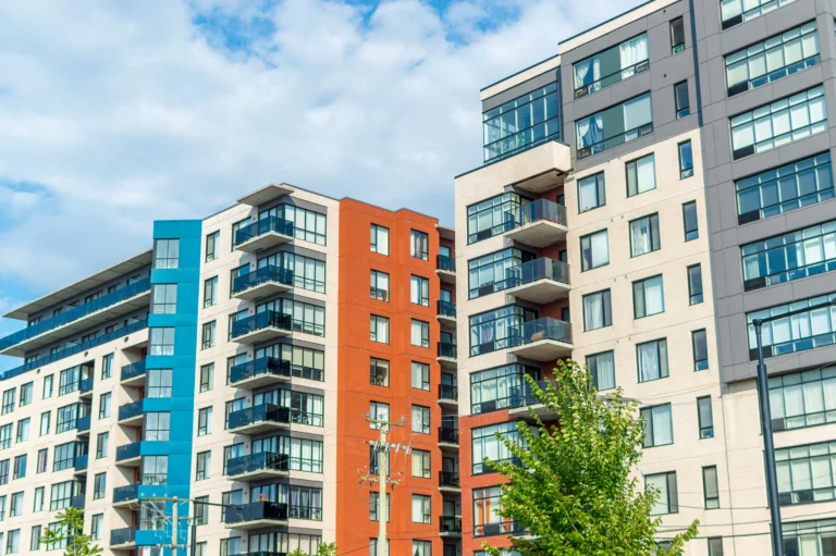 combien vaut mon condo a montreal